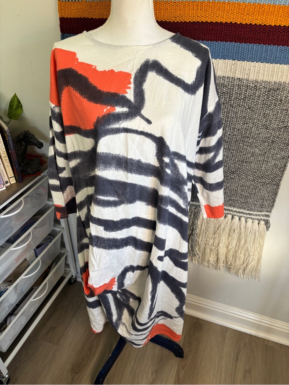 For Cynthia Abstract Brushstroke Crewneck Dress in White, Black & Orange Small